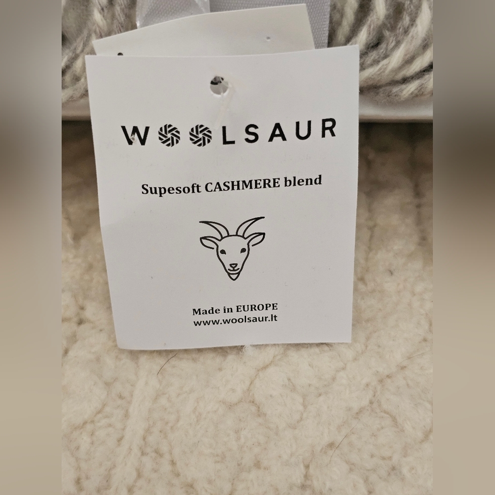 Woolsaur Plaid Supersoft Cashmere Blend Throw Blanket - Picture 3 of 5